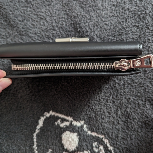 💐 Longchamp Black Leather Wallet 💐 - Picture 7 of 9